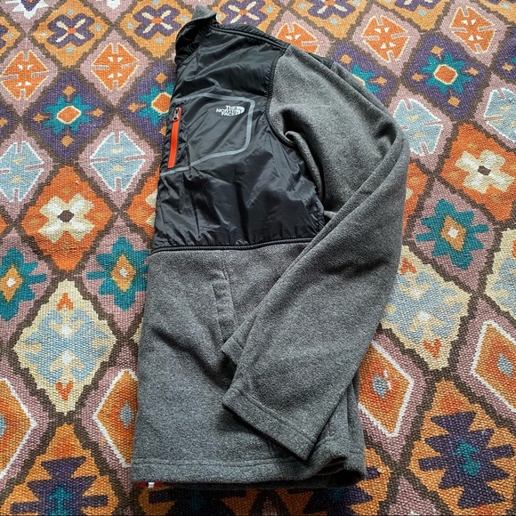 Boy’s The North Face Grey Quarter-Zip Sweater YXL